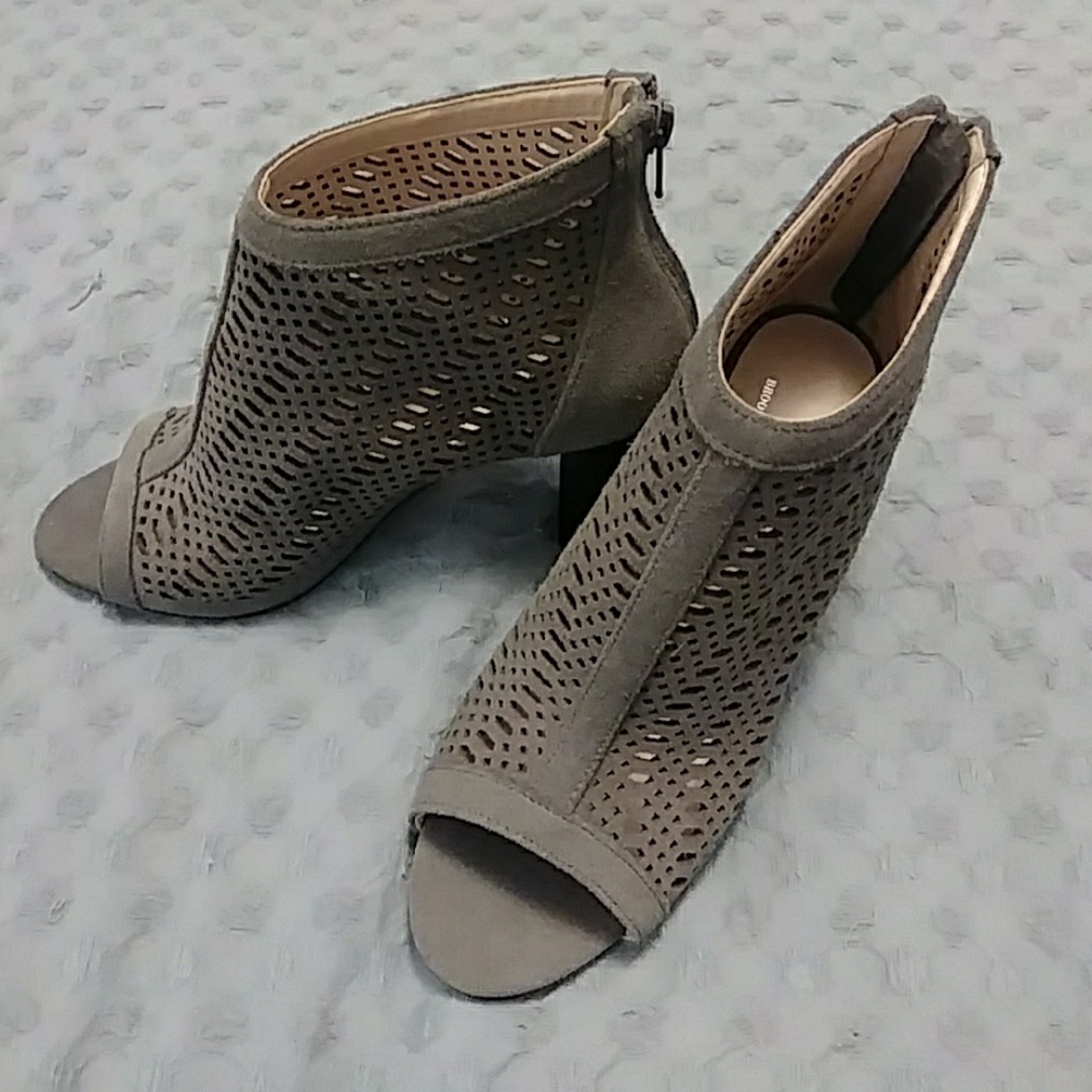 Brooks brothers peep toes